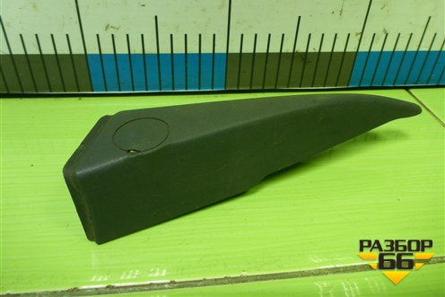 Накладка двери передней левой уголок (MR951579) для Mitsubishi Colt с 2004г (Кольт)