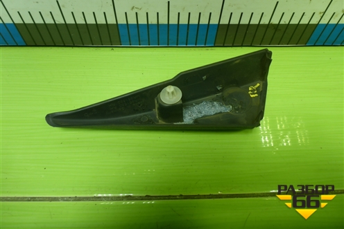 Накладка двери передней правой уголок (MR951580) для Mitsubishi Colt с 2004г (Кольт)