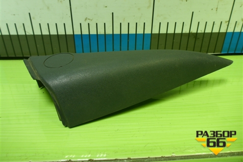 Накладка двери передней правой уголок (MR951580) для Mitsubishi Colt с 2004г (Кольт)
