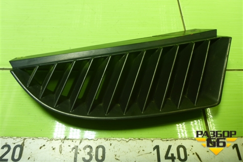 Решетка радиатора правая (MN127774) для Mitsubishi Colt с 2004г (Кольт)