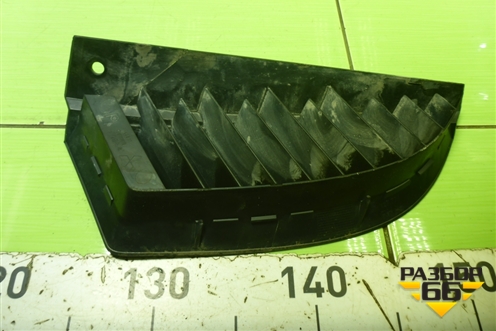 Решетка радиатора правая (MN127774) для Mitsubishi Colt с 2004г (Кольт)