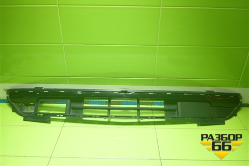 Решетка в передний бампер центральная (после 2020г) (84796507) для Chevrolet Tahoe с 2014г (Тахо 4) Решетка в передний бампер центральная (после 2020г) (84796507) для Chevrolet Tahoe с 2014г (Тахо 4)