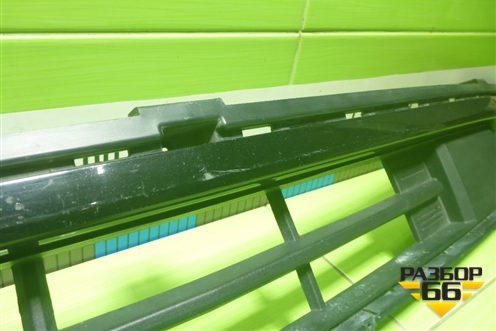 Решетка в передний бампер центральная (после 2020г) (84796507) для Chevrolet Tahoe с 2014г (Тахо 4) Решетка в передний бампер центральная (после 2020г) (84796507) для Chevrolet Tahoe с 2014г (Тахо 4)