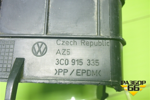 Ящик под аккумулятор (3C0915335) для Skoda Octavia (А5) с 2004-2013г (Октавия)