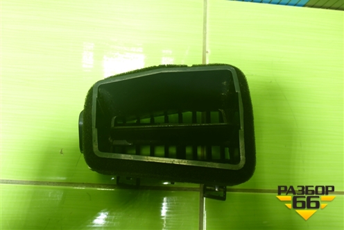 Дефлектор воздушный левый  (5305055C6200) (5305055C6201) для Dongfeng DFH4180