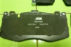 Колодки тормозные передние (новые) (34117852969) для BMW X5 F15 с 2013г (Х5 Ф15)
