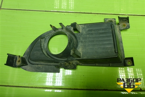 Накладка ПТФ правая (6407A016) для Mitsubishi Lancer-9  с 2003-2008г (Лансер)