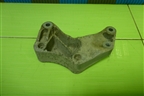 Кронштейн КПП левый (13185906) для Opel Corsa D с 2006-2014г (Корса Д)