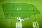 Стекло двери передней правой (5ти дверный кузов) для Opel Corsa D с 2006-2014г (Корса Д)