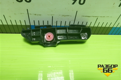 Кронштейн заднего бампера правый (5256242020) для Toyota Rav-4 с 2012-2019г (Рав 4) Кронштейн заднего бампера правый (5256242020) для Toyota Rav-4 с 2012-2019г (Рав 4)