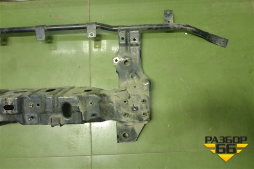 Кронштейн переднего бампера центральный  (8406186-C6200) (8406186C6200) для Dongfeng DFH4180