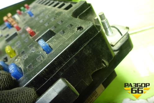 Блок предохранителей подкапотный (15424198) для Kia Spectra с 2001г (Спектра)