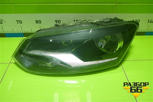 Фара левая (после 2015г галоген) (6R1941007F) для Volkswagen Polo (седан) с 2010г (Поло)