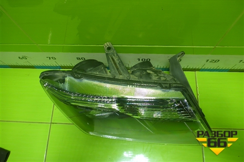 Фара правая (галоген) (260103169R) для Nissan Terrano с 2014г (Терано)