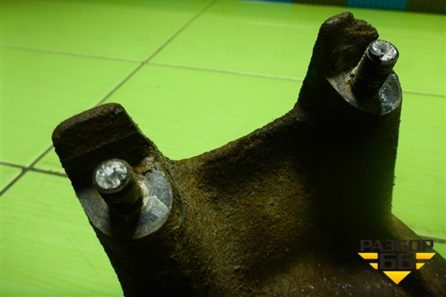 Кронштейн компрессора кондиционера (977024B200) для Hyundai Porter с 1996-2011г (Портер)