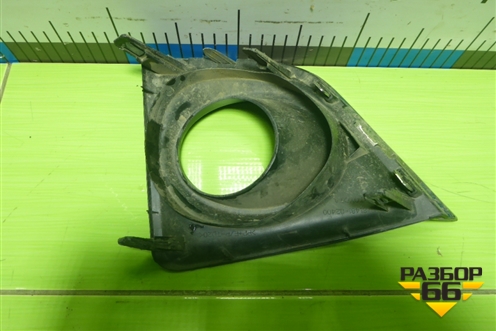 Накладка ПТФ правая (8148102400) для Toyota Corolla (E18) с 2012-2019г (Королла 180)