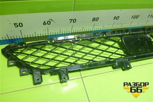 Решетка в передний бампер центральная для Genesis GV80 с 2020г (ГВ80) Решетка в передний бампер центральная для Genesis GV80 с 2020г (ГВ80)