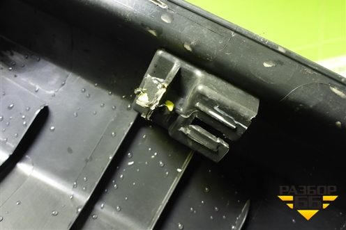 Обшивка багажника на заднюю панель (6RU863459A) для Volkswagen Polo (седан) с 2010г (Поло)