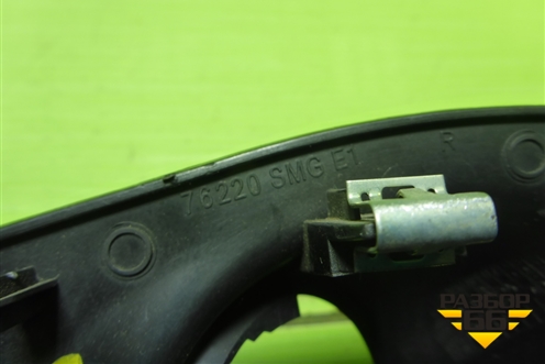 Накладка двери передней правой уголок (76220SMGE1) для Honda Civic 5D с 2005-2011г (Цивик)