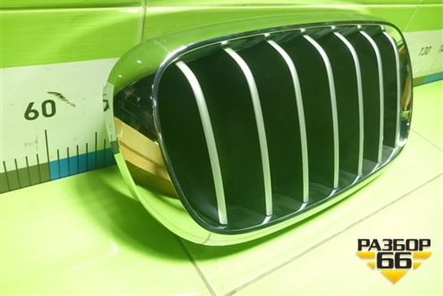 Решетка радиатора правая (7316076) для BMW X5 F15 с 2013г (Х5 Ф15)