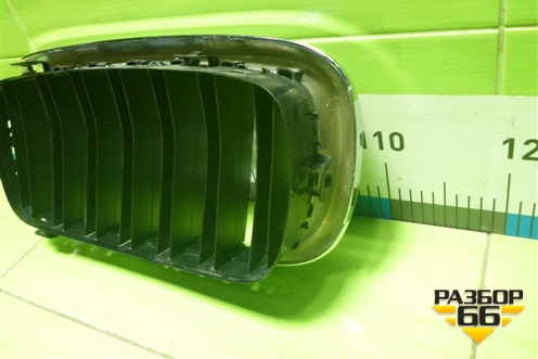 Решетка радиатора правая (7316076) для BMW X5 F15 с 2013г (Х5 Ф15)