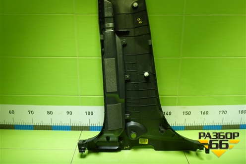 Обшивка стойки центральная нижняя правая (858462W000) для Hyundai Santa Fe с 2012-2018г (Санта Фе)