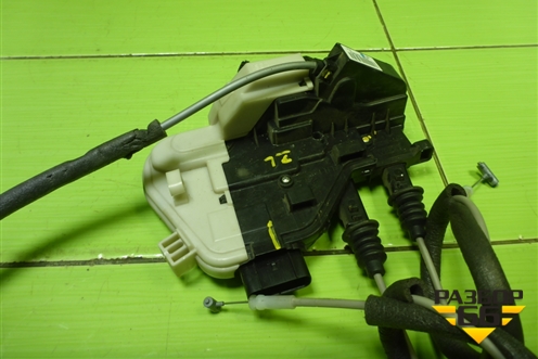 Замок двери задней левой (814102W010) для Hyundai Santa Fe с 2012-2018г (Санта Фе)