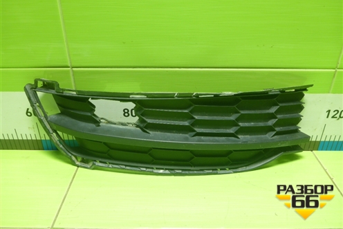 Заглушка в передний бампер левая (57A807367) для Skoda Karoq с 2017г (Карок)