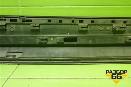 Накладка двери передней левой (4L0853959) для Audi Q7 c 2005-2015г (Ку 7)