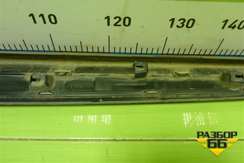 Накладка двери передней правой (после 2015г) (5727A404) для Mitsubishi Outlander с 2012-2024г (Аутлендер)