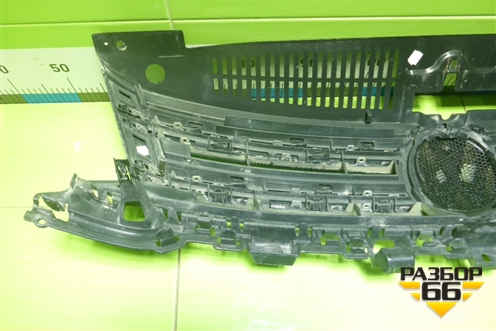 Решетка радиатора (5N0853653E) для Volkswagen Tiguan с 2007-2011г (Тигуан)