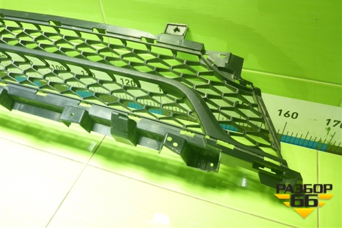 Решетка в передний бампер центральная (после 2021г) (8450090847) для VAZ Largus/Ларгус с 2012-2024г