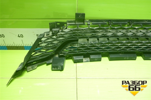 Решетка в передний бампер центральная (после 2021г) (8450090847) для VAZ Largus/Ларгус с 2012-2024г