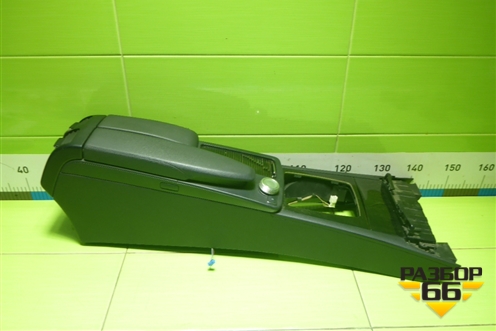 Подлокотник (правый руль) (A2046800150) для Mercedes Benz C-Klass W204 с 2007-2014г (Ц)