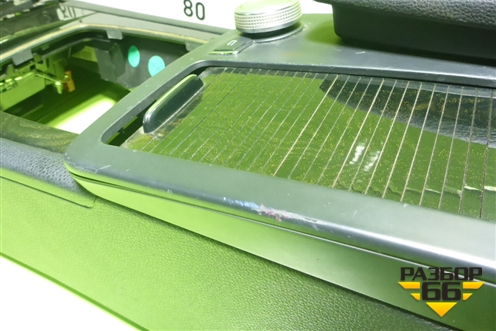 Подлокотник (правый руль) (A2046800150) для Mercedes Benz C-Klass W204 с 2007-2014г (Ц)