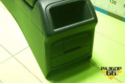 Подлокотник (8K0854981) для Audi A4 (В8) с 2007-2015г (А4)