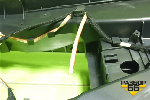 Подлокотник (правый руль) (A2046800150) для Mercedes Benz C-Klass W204 с 2007-2014г (Ц)