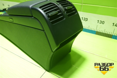 Подлокотник (правый руль) (A2046800150) для Mercedes Benz C-Klass W204 с 2007-2014г (Ц)