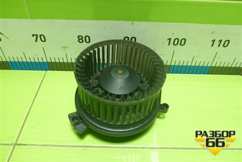 Моторчик отопителя (правый руль) (8E2820021E) для Audi A4 (В7) с 2004-2009г (А4)