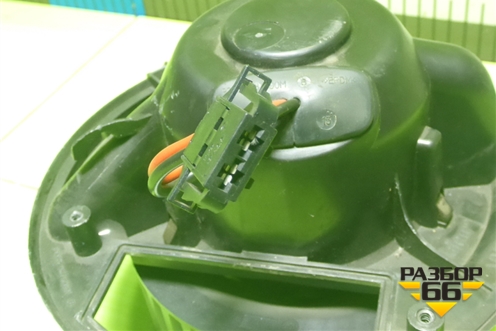 Моторчик отопителя (правый руль) (1K2820015G) для Volkswagen Passat (В7) с 2011-2014г (Пассат Б7)