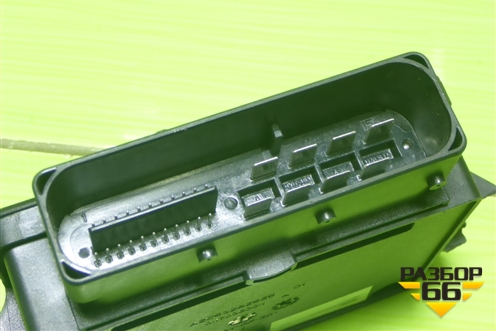 Блок управления стояночным тормозом (8K0907801H) для Audi Q5 c 2008-2017г (Ку 5)