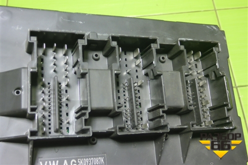 Блок комфорта (5K0937087K) для Volkswagen Tiguan с 2007-2011г (Тигуан)