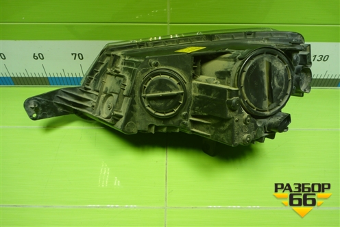 Фара правая (после 2014г галоген) (5L1941016D) для Skoda Yeti с 2009г (Етти)