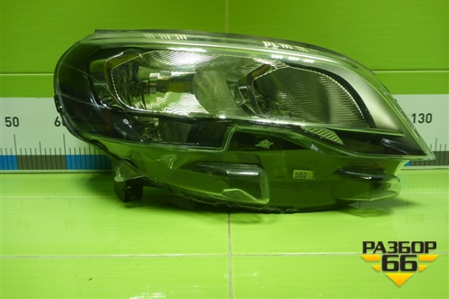 Фара правая (галоген) (9808572580) для Peugeot Expert с 2016г (Эксперт)