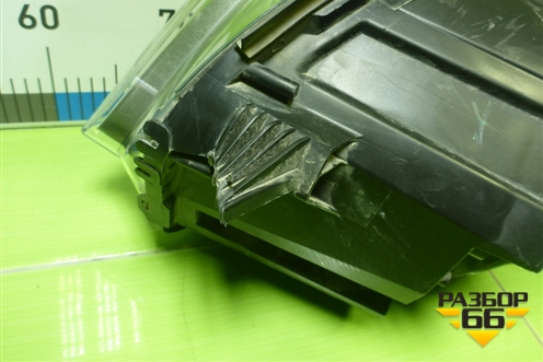 Фара правая (галоген) (9808572580) для Peugeot Expert с 2016г (Эксперт)