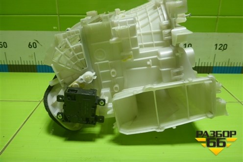 Корпус отопителя (под моторчик) (8713060631) для Toyota Land Cruiser (300) с 2021г (Ленд Крузер)