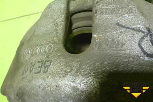 Суппорт передний правый для Audi A4 (В7) с 2004-2009г (А4)