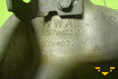 Кулак поворотный передний правый (3C0407258F) для Volkswagen Passat (B6) с 2005-2010г (Пассат Б6)