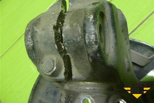 Кулак поворотный передний левый (3C0407257F) для Volkswagen Passat (В7) с 2011-2014г (Пассат Б7)