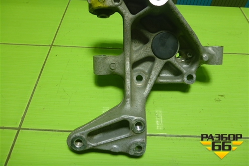 Кулак задний левый (3C0505435F) для Volkswagen Passat (В7) с 2011-2014г (Пассат Б7)